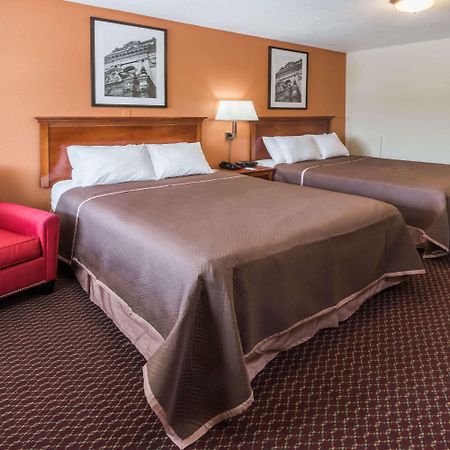 Travelodge By Wyndham Ottawa West Exteriér fotografie