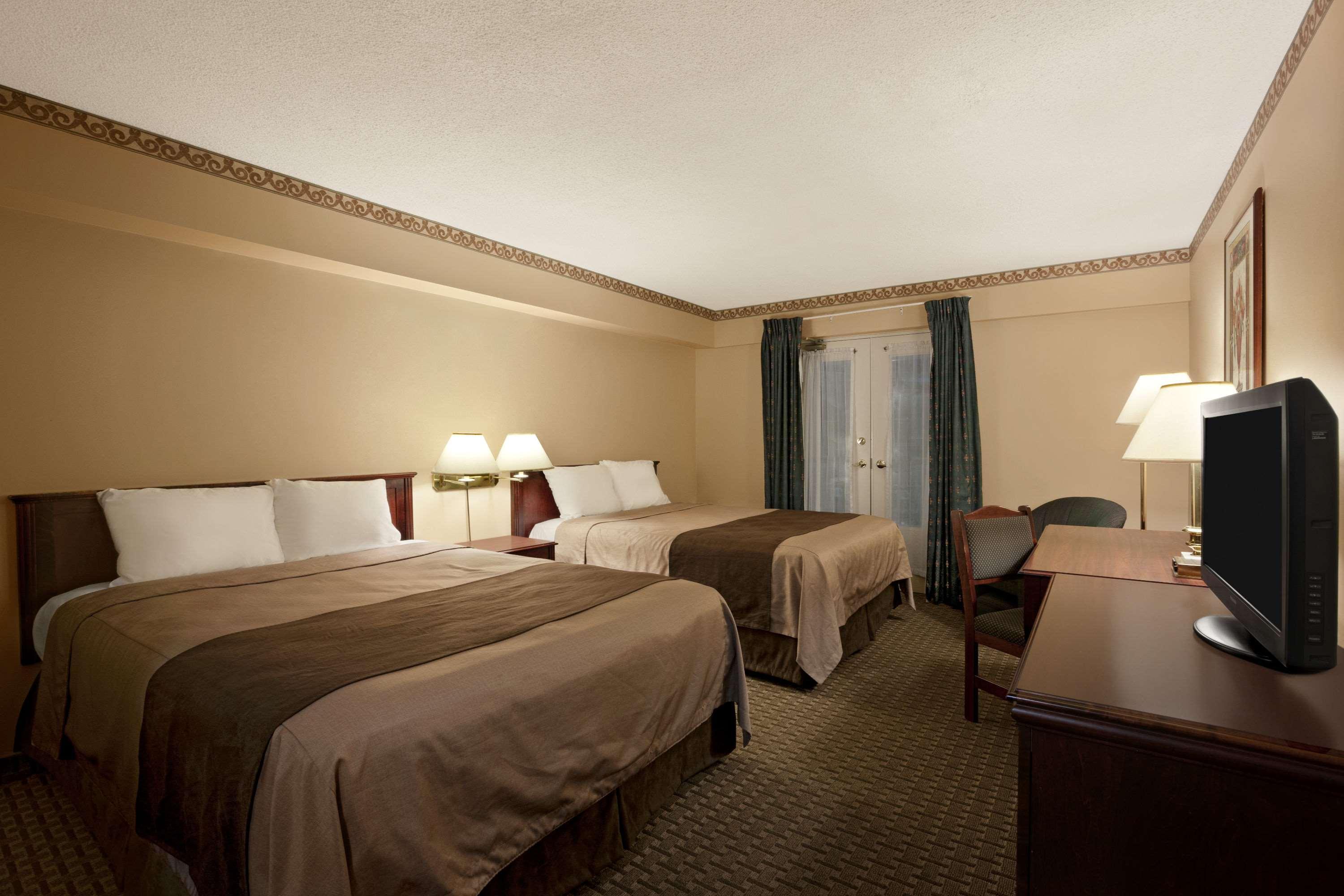Travelodge By Wyndham Ottawa West Exteriér fotografie
